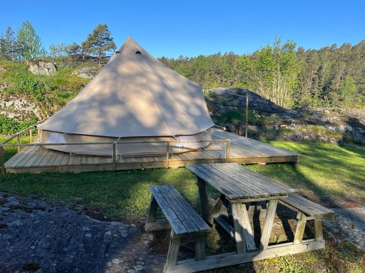 Hommen Gard Glamping Hotel ริเซอร์ ภายนอก รูปภาพ